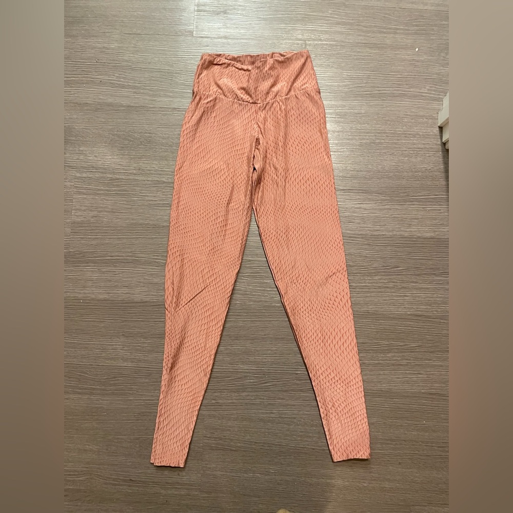 Pink BBB leggings!